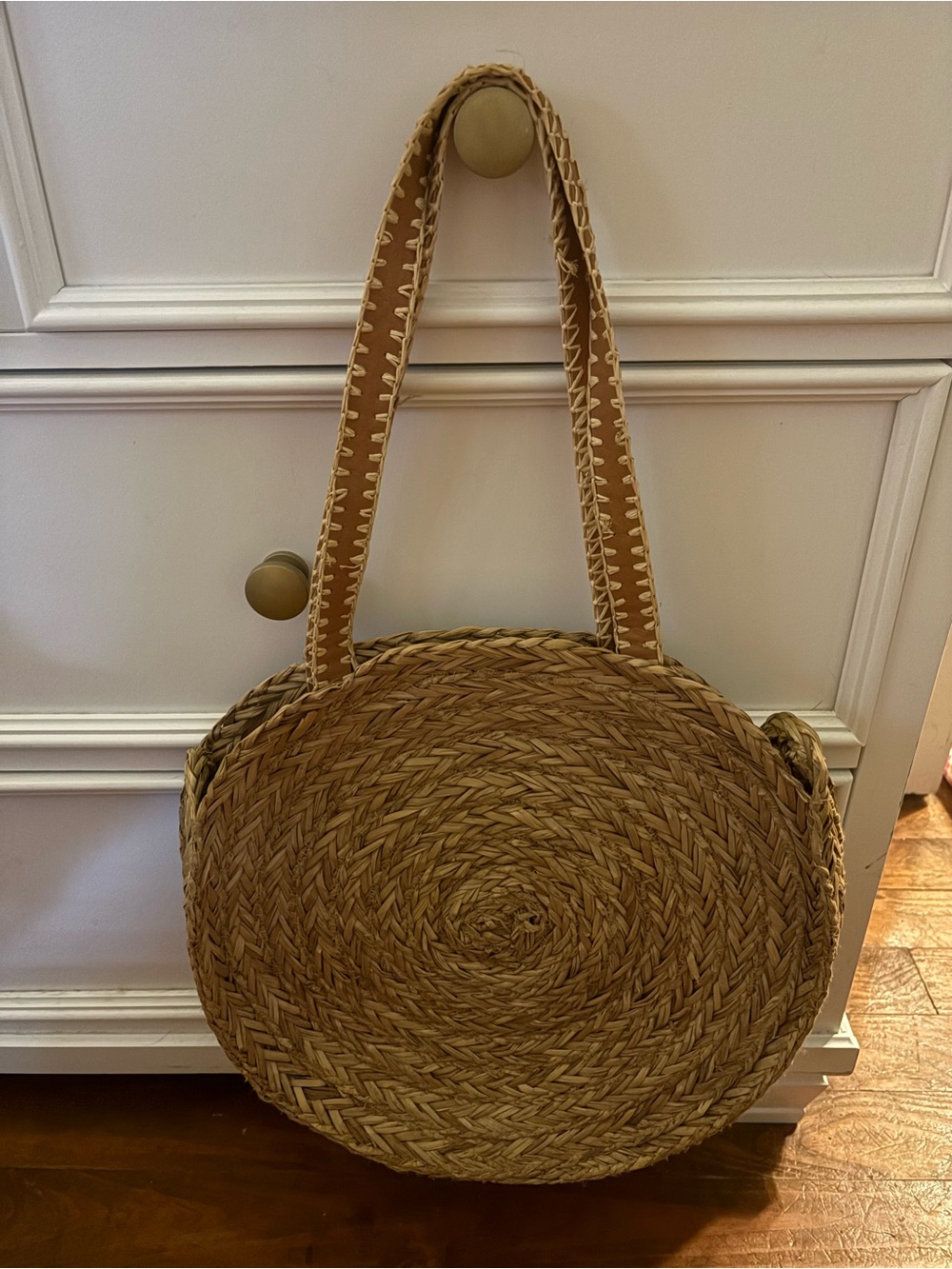 Universal Thread Round Woven Straw Tote in Tan